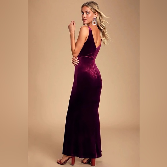 NWT Lulu's Plum Velvet Maxi Dress XSmall - Picture 2 of 3
